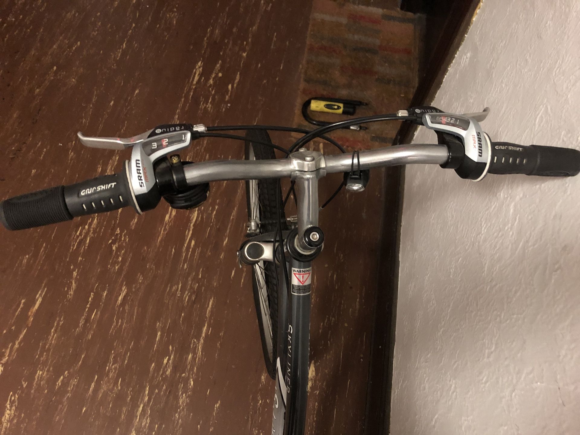 Schwinn Skyliner 21 Speed Hybrid Bike w Hi Ten Comfort Geometry for Sale in Watertown MA OfferUp