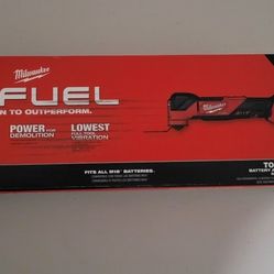 Milwaukee Fuel Oscillating Tool