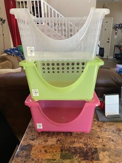 Stackable baskets