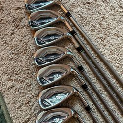 Wilson Staff D7 5-PW, GW Iron Set (Graphite Regular Flex)