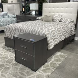 SUPER SALE! 4 Pcs Queen Bedroom Set NEW 