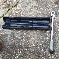 PITTSBURGH PRO 3/8 in. Drive, 5 to 80 ft-lb Click Torque Wrench