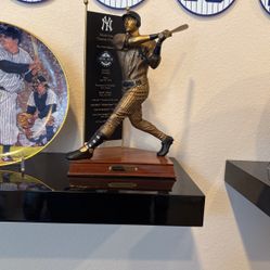 Derek Jeter statue 13 inches high