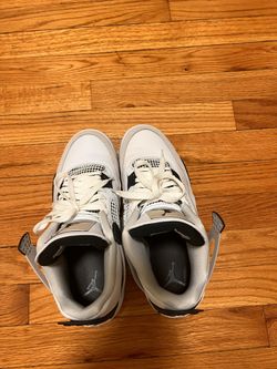 Air Jordan 4 Military Black Size 9 Gently Used