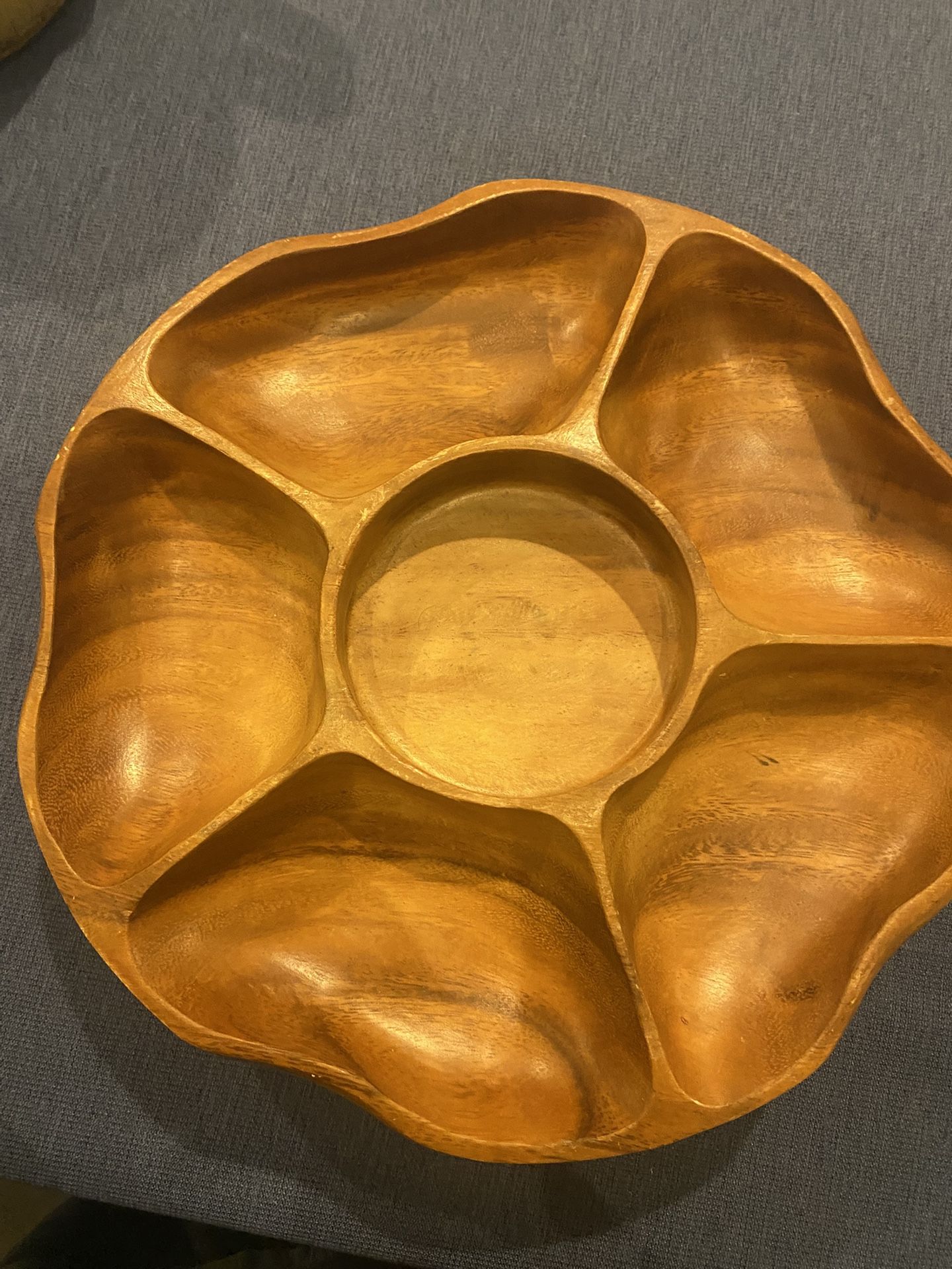 Vintage Hawaii Tiki Monkey Pod Wood,  Lazy Susan With Six Separate Sections Hawaiian