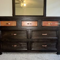 Like New Queen Bed Set & Dresser 