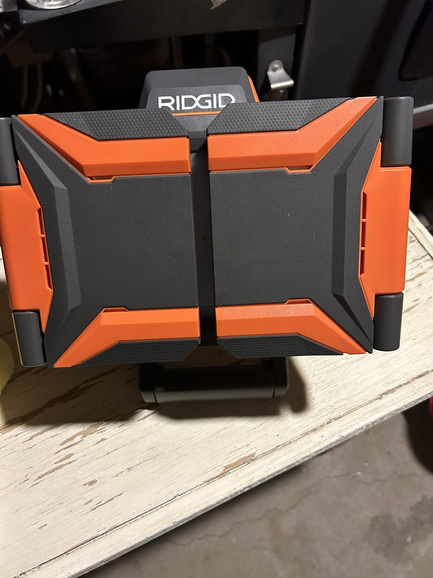 Rigid 18 V Hybrid Gen5X 2500 Lumen Three panel light (brand New)