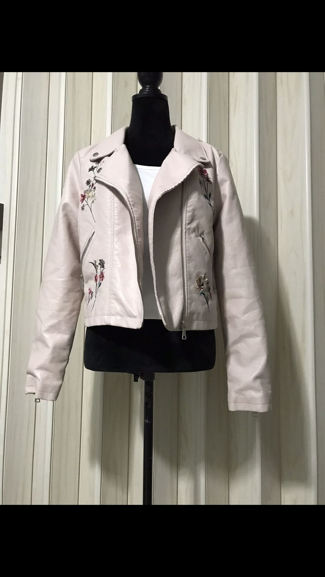 URBAN RETRO, BABY PINK ENBROIDERED JACKET SIZE L