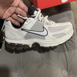 Nike Vomero 5 