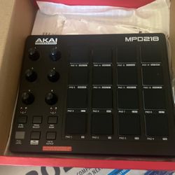Akai MPD218