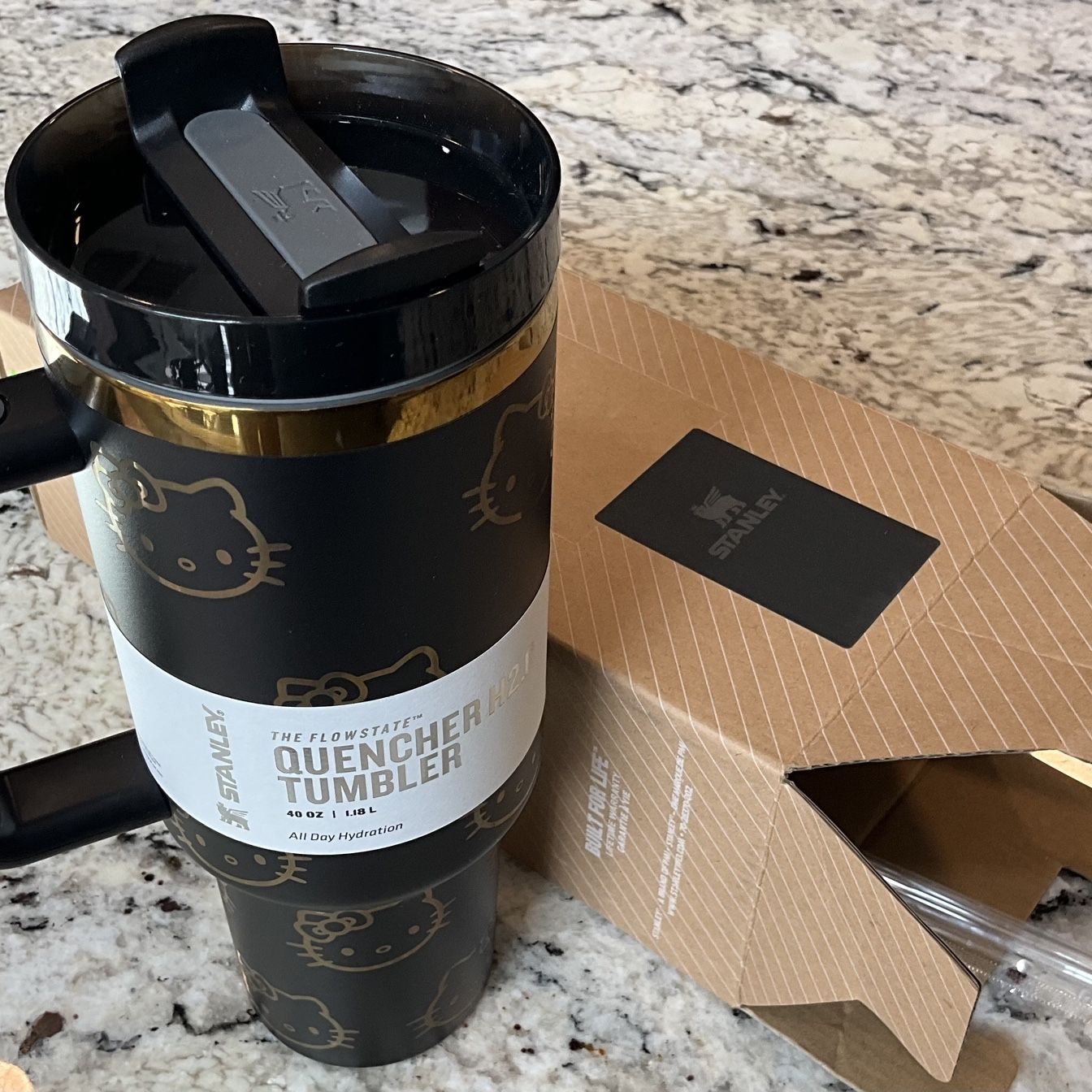 Stanley Quencher H2.0 Tumbler 40 OZ Hello Kitty Black/Gold Edition 