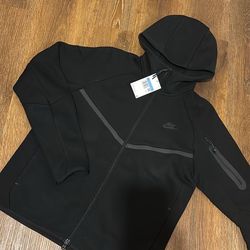 Nike tech black Small