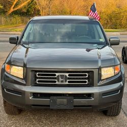 2008 HONDA RIDGELINE RTS 4WD with Black rims

CLEAN TITLE!
CLEAN CARFAX!

198k original miles
Just inspected 3/25

4x4 works great , timing belt and w