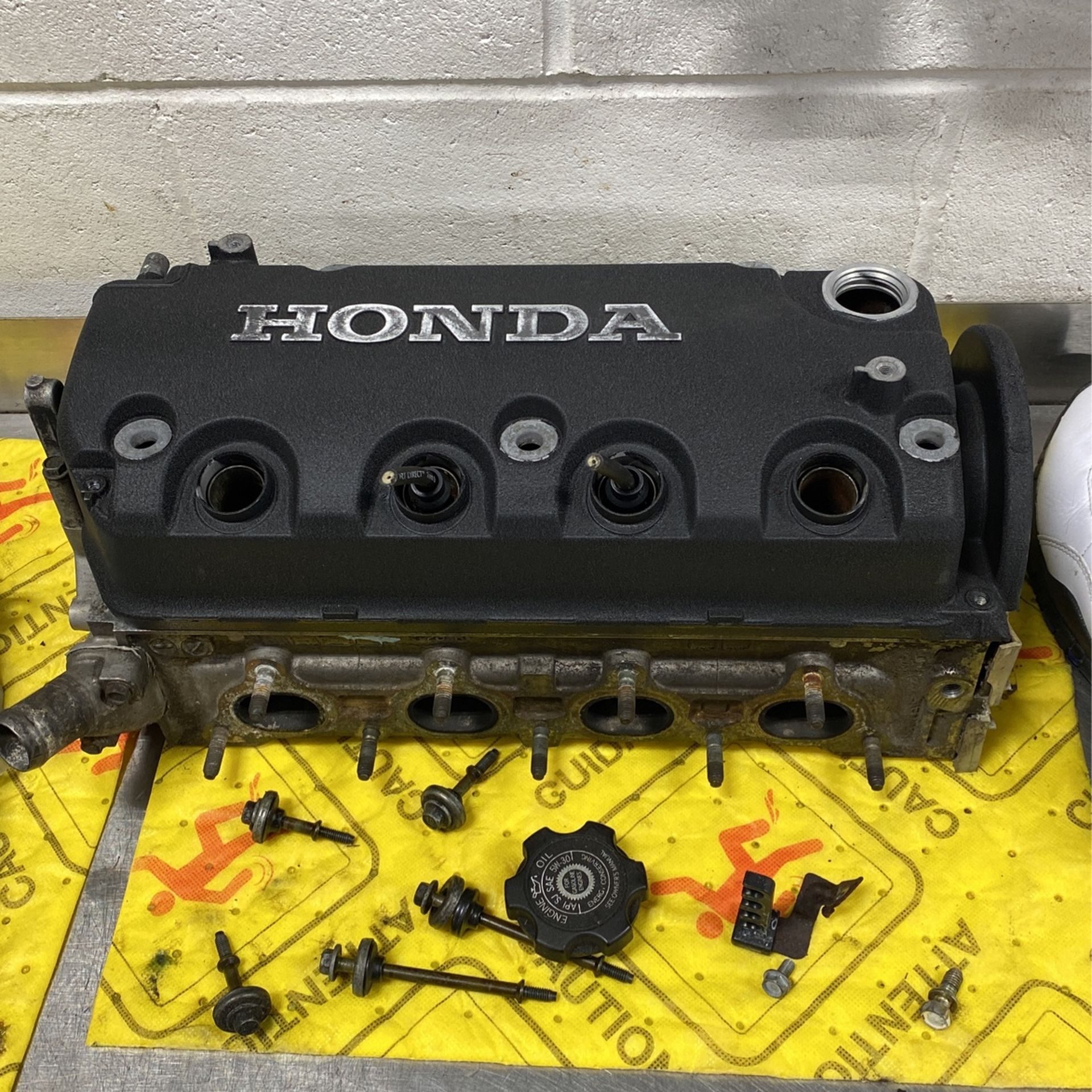 D16y8 Vtec Engine Head And Timing Covers ( Painted Valve Cover)
