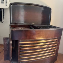 Rare 1940s Magnadyne Art Deco Console Radio + Record Player – Great Restoration Piece