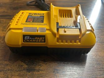 DEWALT 20V MAX / 60V MAX FLEXVOLT Lithium-Ion Fan Cooled Fast Battery Charger