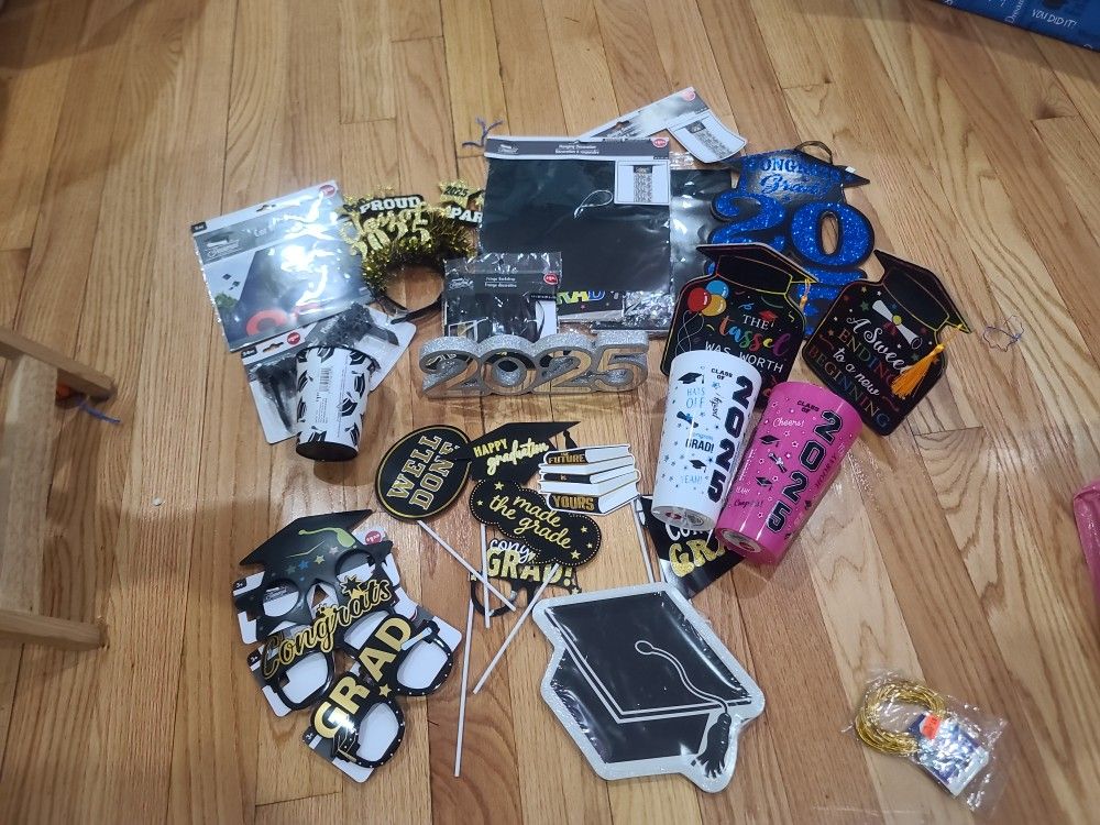 2025 Graduation Table Decorations 