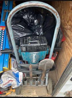 Makita Demolition Hammer / Breaker