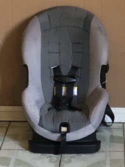 LIKE NEW CONVERTIBLE CAR SEAT!!!!