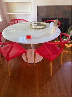 Modern white Dining Table