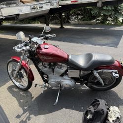 Motorcycle 2001 Harley Davison 883 Customxl 