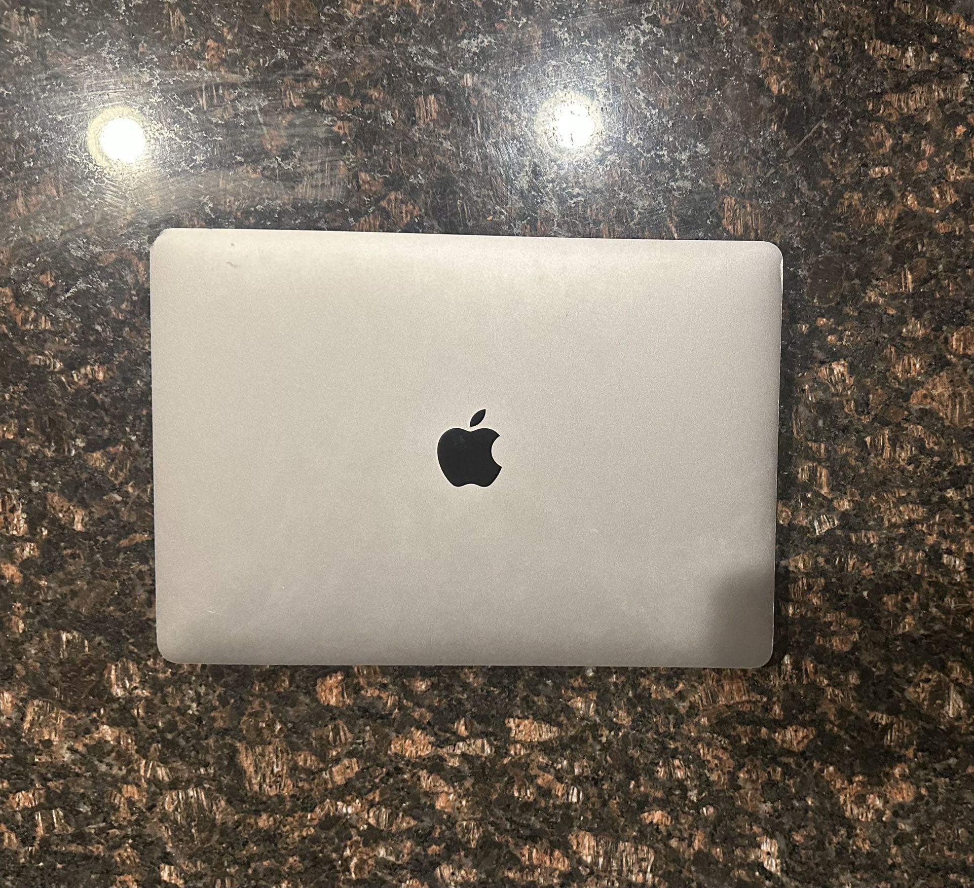 Macbook Pro 2017 13 inch Broken Screen