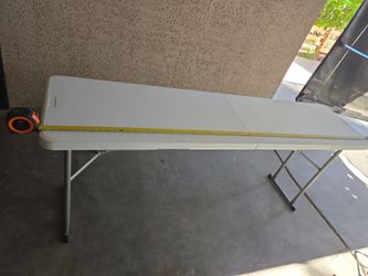 Byliable plastic Table New