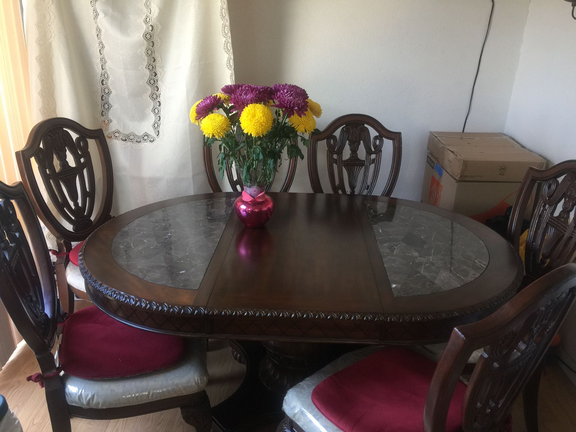 Kitchen Table PLUS chairs GOOD CONDITION!