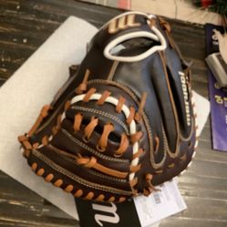 Marucci Krewe Series M Type 32” Brand New Catchers Mitt Brown/tan Model KR220C1 With Tags 