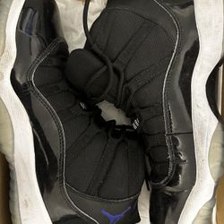 Jordan 11 Space jam Size 7 