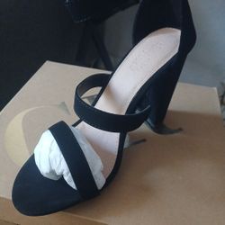 Brand Charlotte russe Girl Heels Size 7 Color Black 