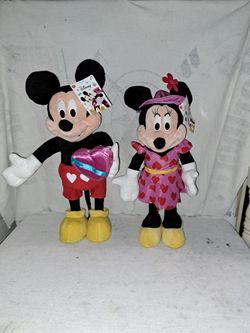 2 Disney 24" Tall Mickey And Minnie Mouse Valentines Door Greeters