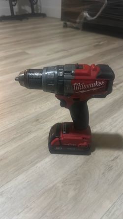 Milwaukee m18 fuel hammer drill with battery