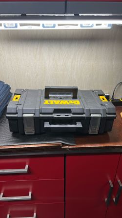 Dewalt Tool Box TOUGH SYSTEM DS150