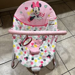 Minnie Mouse bouncer 