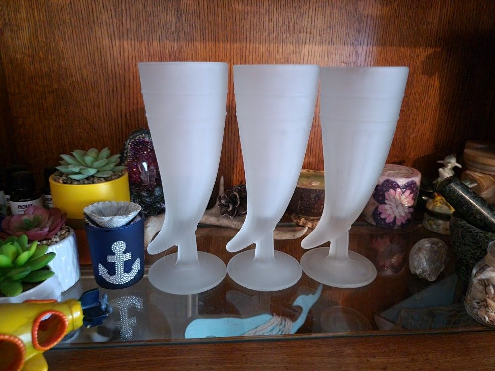 3 Frosted Glass Horn Mugs