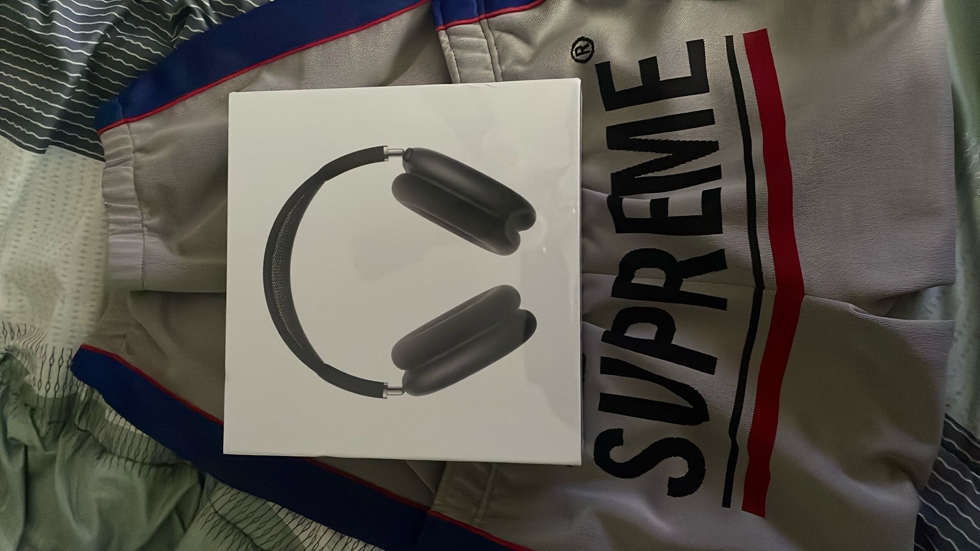 Air Pod Max Blue Tooth Head Phones
