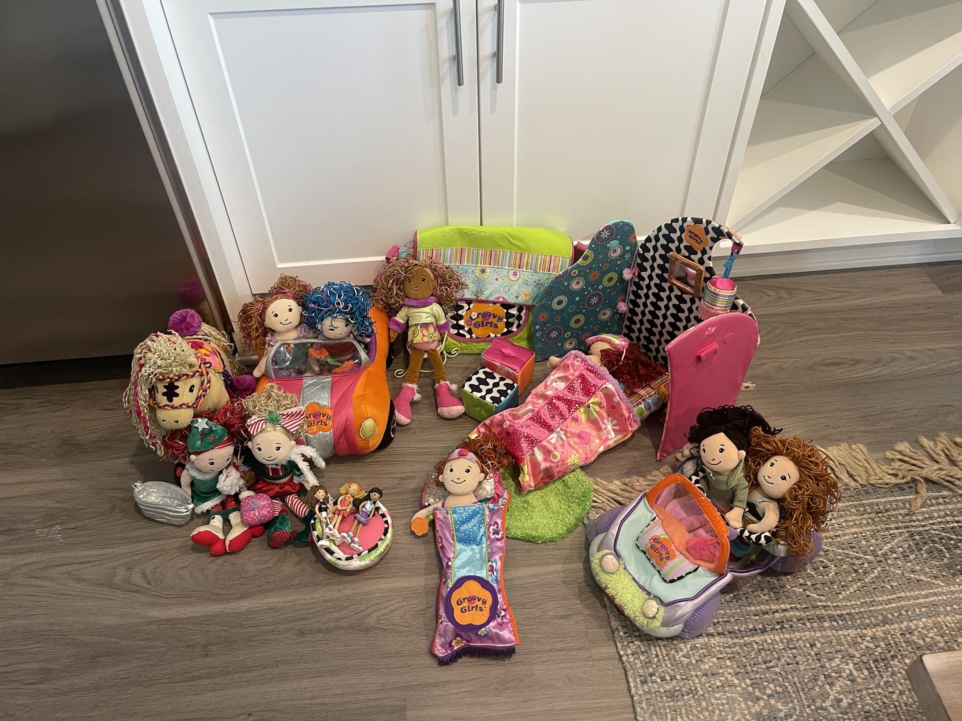 30 Pc Groovy Girl Doll Connection