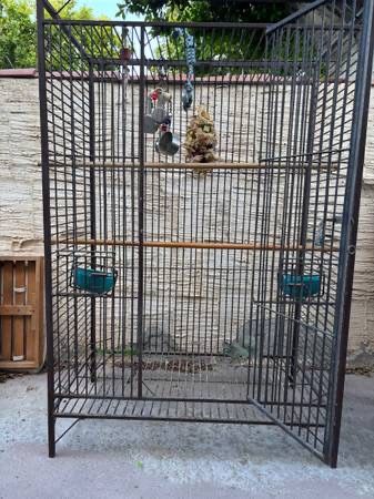 Extra Large Bird Cage Suitable For Macaw’s, African Greys, Cockatoo, etc