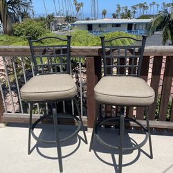 Used outdoor bar stools for sale clearance