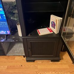 Entertainment center
