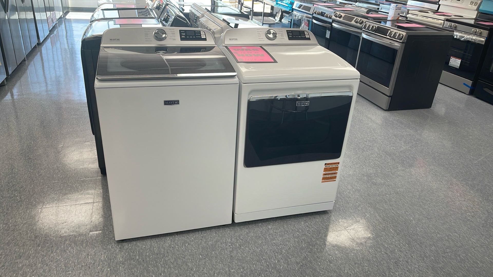 New Scratch And Dent Maytag Washer And Dryer Set. 1 Year Manufacturer Warranty