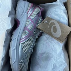 Asics Size 7.5 Women