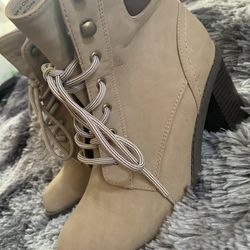Women’s Boots Size 8.5