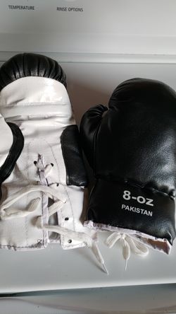 Youth boxing gloves