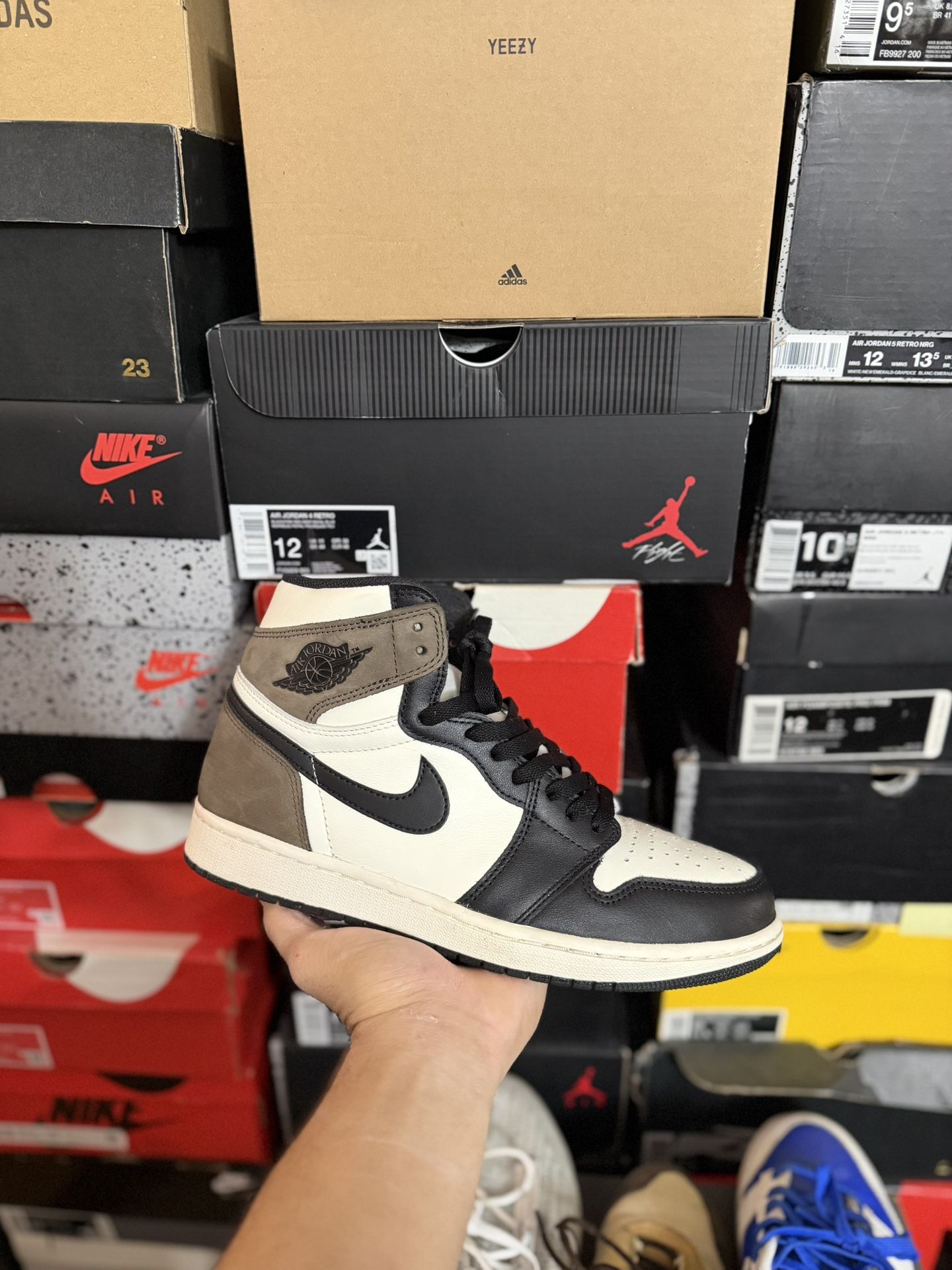 Jordan Mocha 1s size 9.5 VNDS