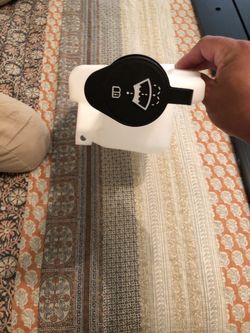 01-06 Chevy/GMC Windshield washer reservoir with pump. New never used. Does not work with low lever sensor.