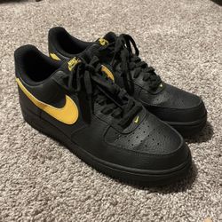 Taking trades for these in size 9-9.5