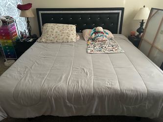 Adjustable King Size bed w/ Anti Snore and Headboard