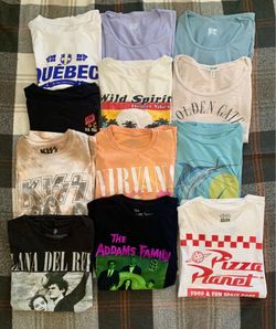 Women / juniors T—shirts . Size small .